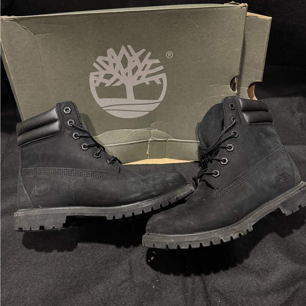Black Timberlands Insulated